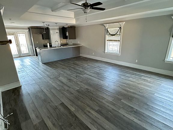 4th image of 38 Florida Dr