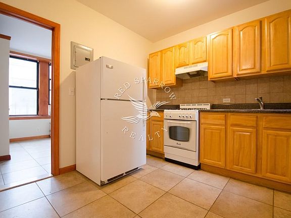 3rd image of 3715 30th Ave APT 4