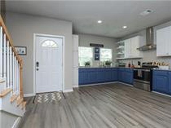707 Garrett St #B