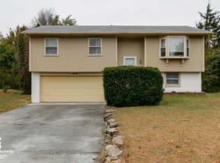 1406 Thompson Dr, Junction City, KS 66441