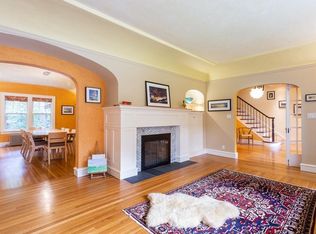 21 Dryads Grn, Northampton, MA 01060