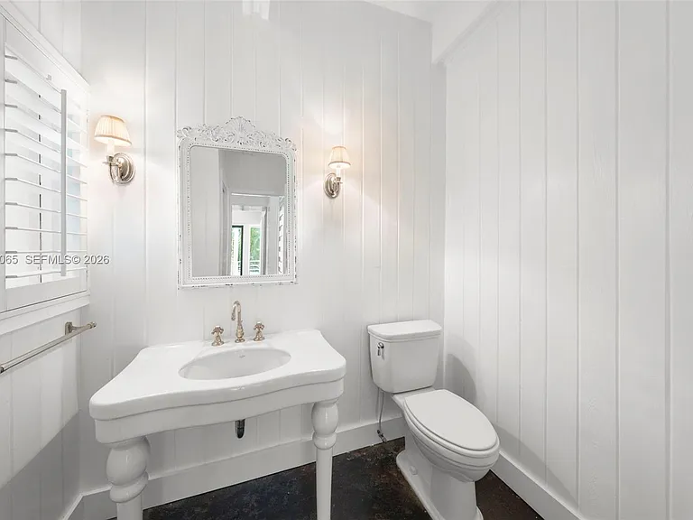 5600 Oakwood Ln — Photo 22