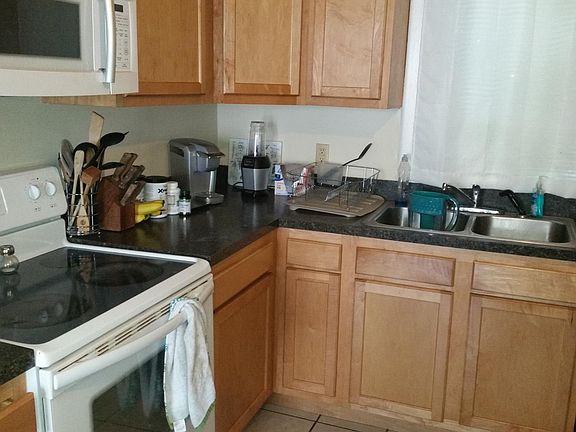 5th image of 421 Woodland Ave #A