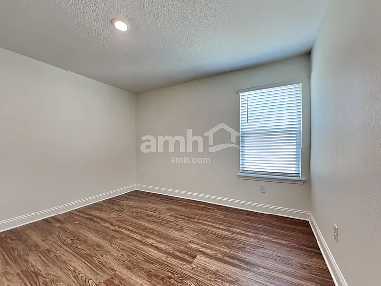 215 Onate Cir — Photo 9