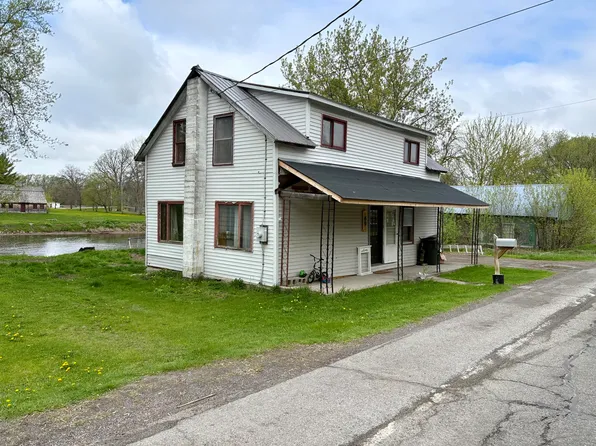 69 Water St, Fort Covington, NY 12937