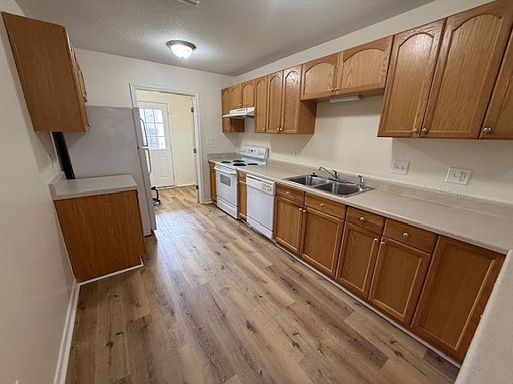 3rd image of 15130 Deer Creek Dr #A
