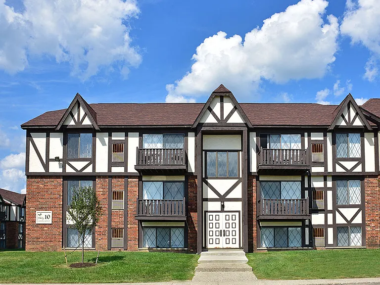 The architecture of the buildings at Charter Oak Apartments, Davison, Michigan