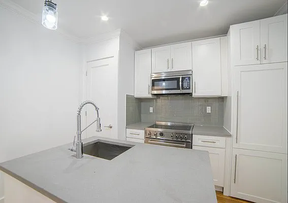 Rented by Real212 | media 18