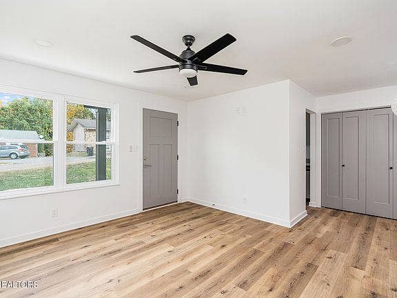 4th image of 811 Flanders Ln