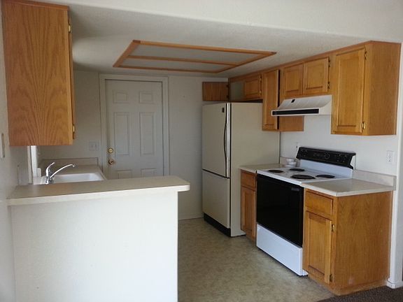 3rd image of 3410 Tomahawk Dr APT B
