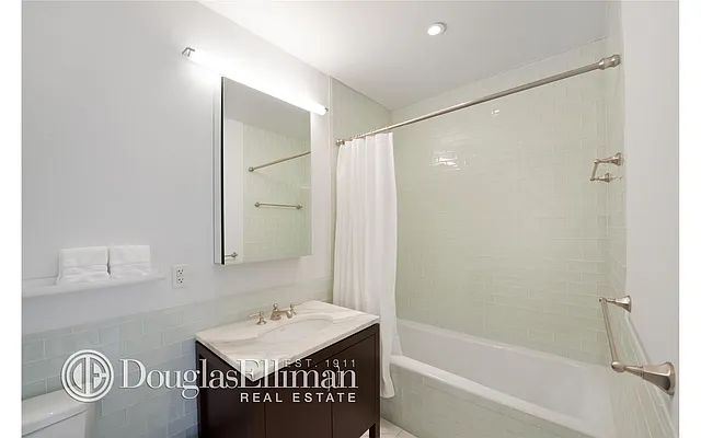 Rented by Douglas Elliman | media 7