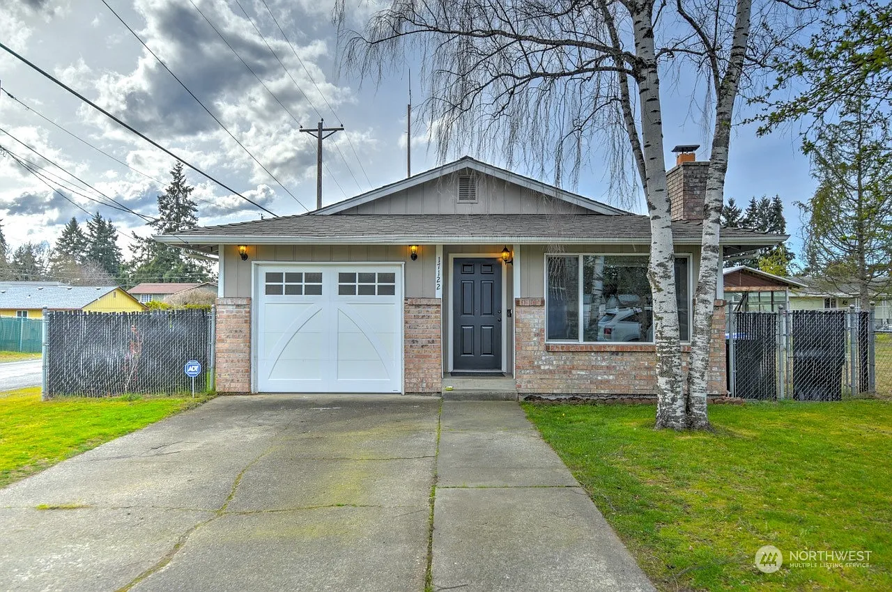 17122 8th Avenue E photo 1