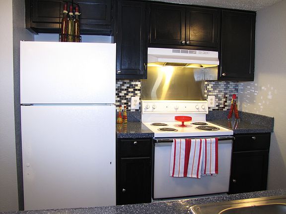 5th image of 703 Cooper Square Cir APT 109