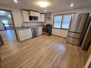 8 Salem St FLOOR 3, Spencer, MA 01562