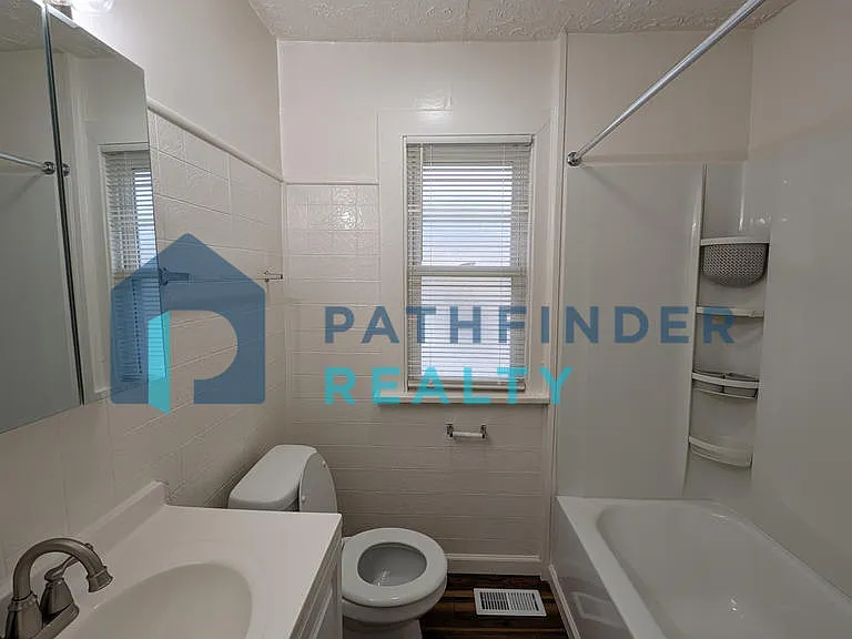 312 Ashwood Ave — Photo 9