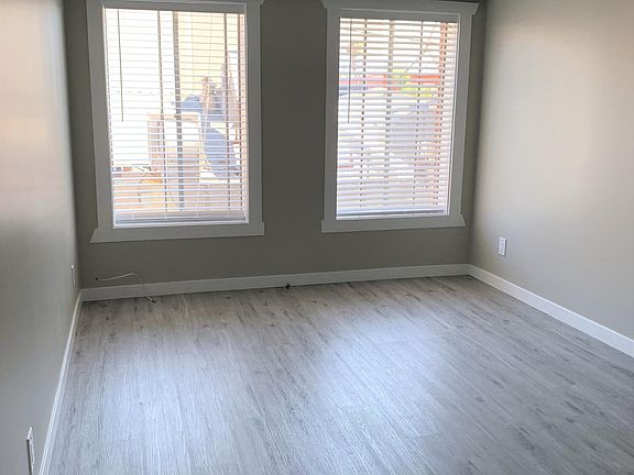 3rd image of 6768 Lexington Ave #11