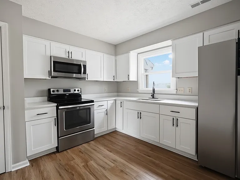 540 Lewis St #A — Photo 4