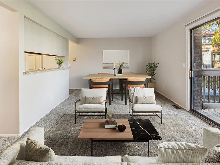 300 Henry Ct — Photo 4