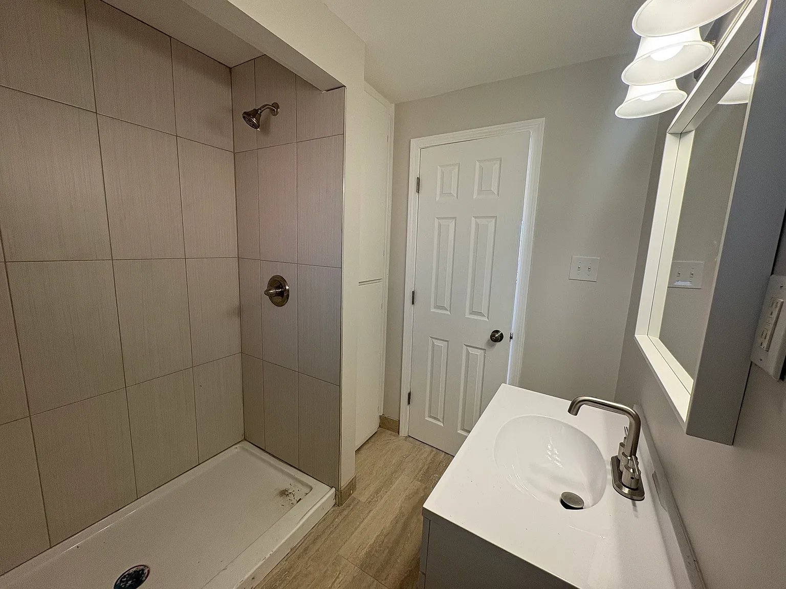 2 bed, 850 sqft, $1,349 — Photo 3