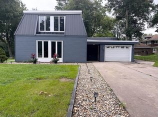 1710 Cherry Ln, Cedar Falls, IA 50613