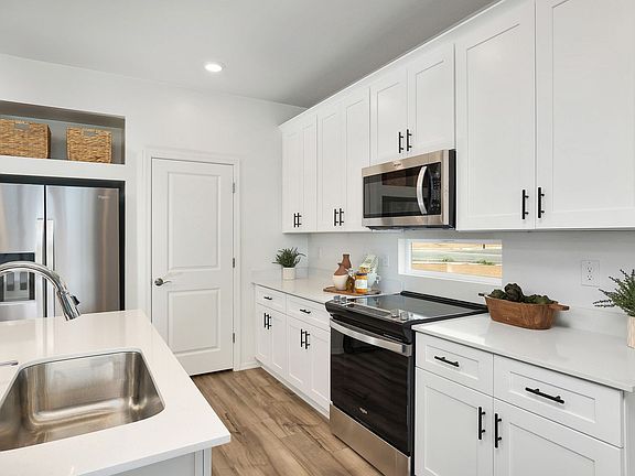 This image is of the Sagebrush Model Home. Options and colors may vary.
