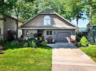N2665 Rustic Dr, Clintonville, WI 54929