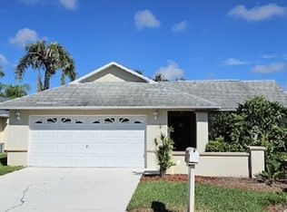 9474 Palm Island Cir, North Fort Myers, FL 33903