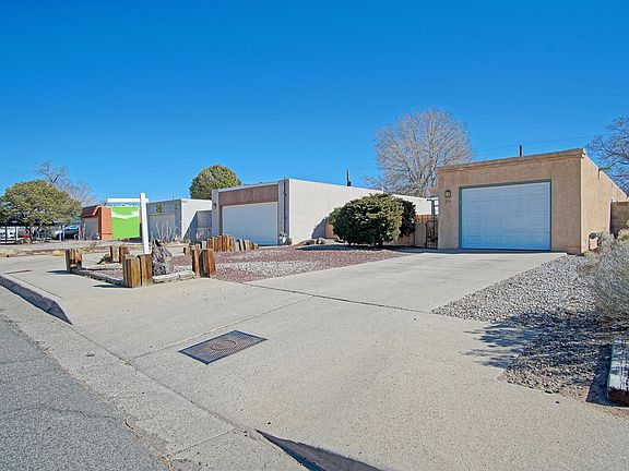 4th image of 614 Palomas Dr SE