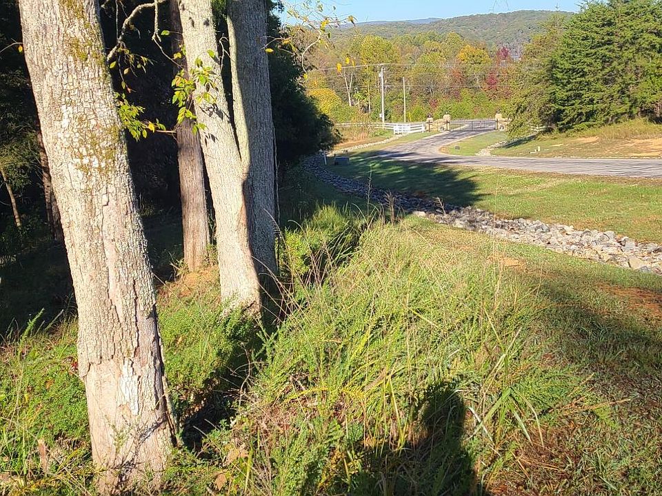 2nd image of 1613 New Hope Rd