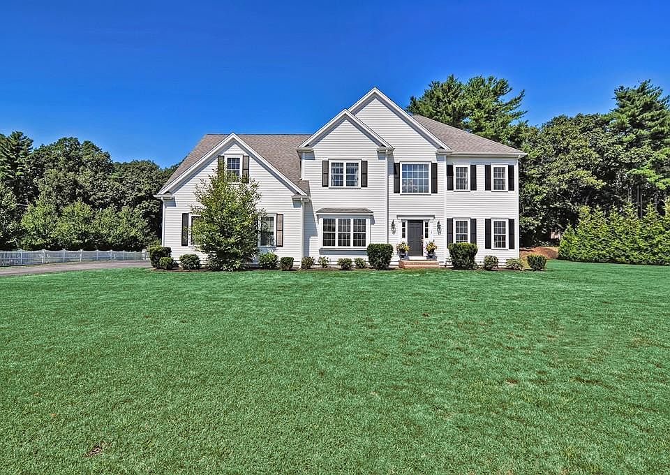 1st image of 14 Canterberry Ln