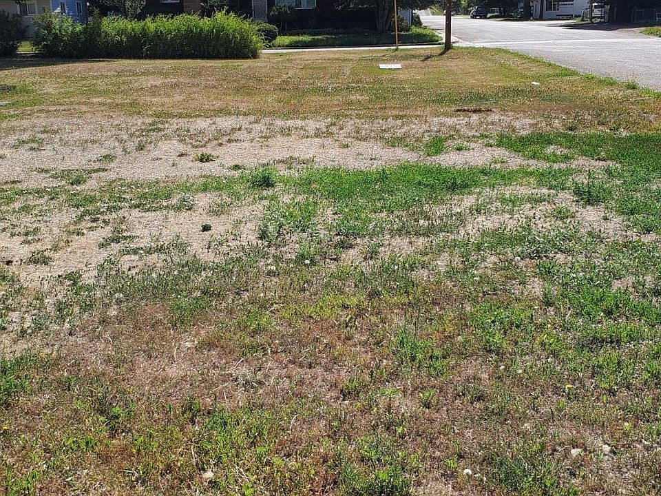 2nd image of 702 Rose St