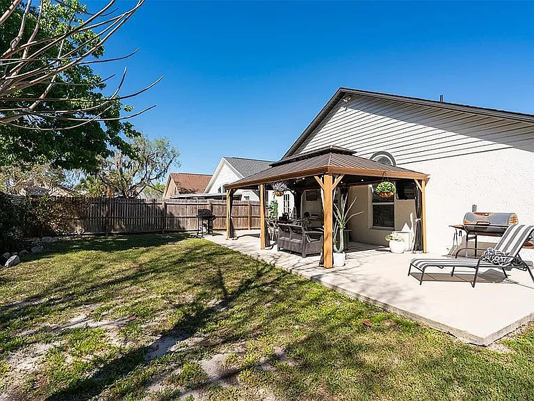 814 Brightview Dr — Photo 23