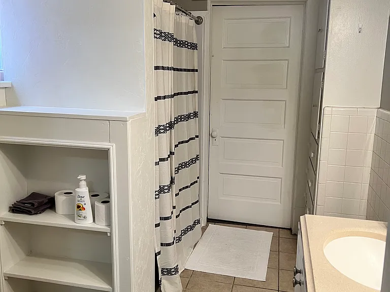 1219 N Laurel St — Photo 10
