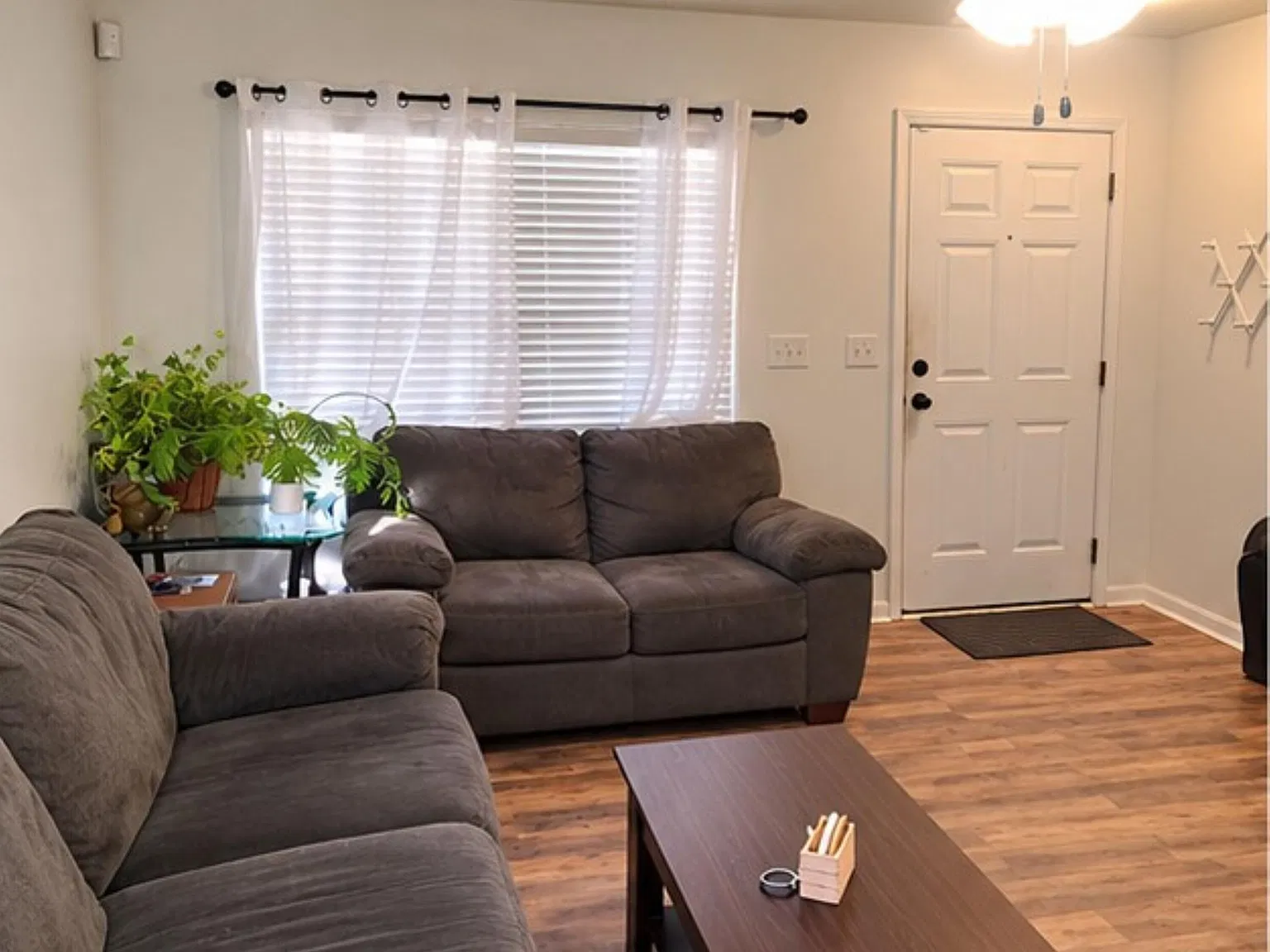 2 bed, 2.5 bath, $1,850 — Photo 4