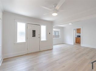 6904 De Longpre Ave, Los Angeles, CA 90028