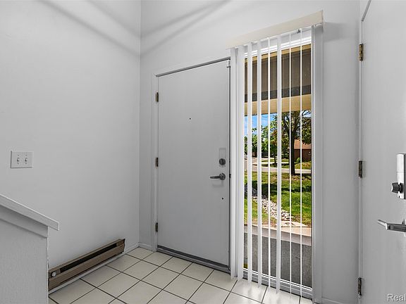 5th image of 6680 Ridgefield Cir APT 201