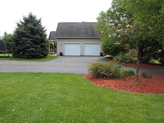 4th image of 120 Fox Hills Ct