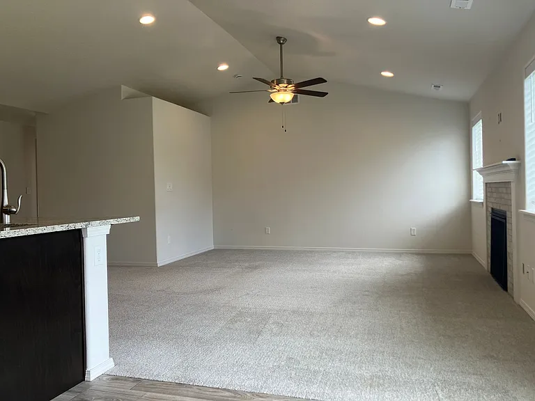 513 SE Fowler St — Photo 2
