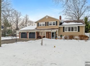 490 Albert Pl, New Milford, NJ 07646