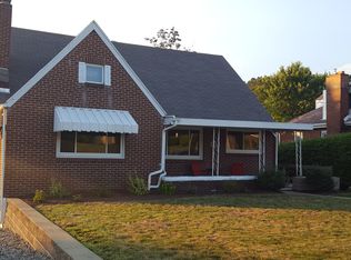 521 N 8th St, Jeannette, PA 15644