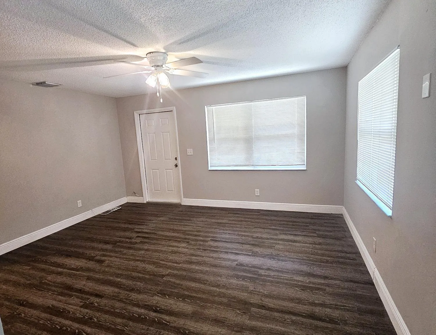 2 bed, 1.0 bath, 768 sqft, $1,900 — Photo 4