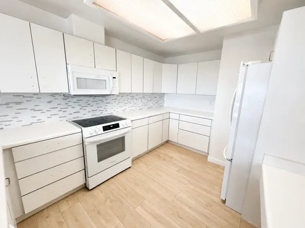 6337 Caminito Andreta, San Diego, CA 92111