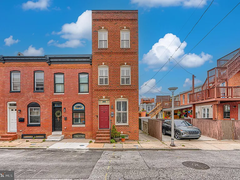 600 S Robinson St — Photo 1