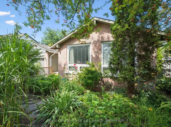 34 Pondview Cres, Guelph, ON N1E 3K1