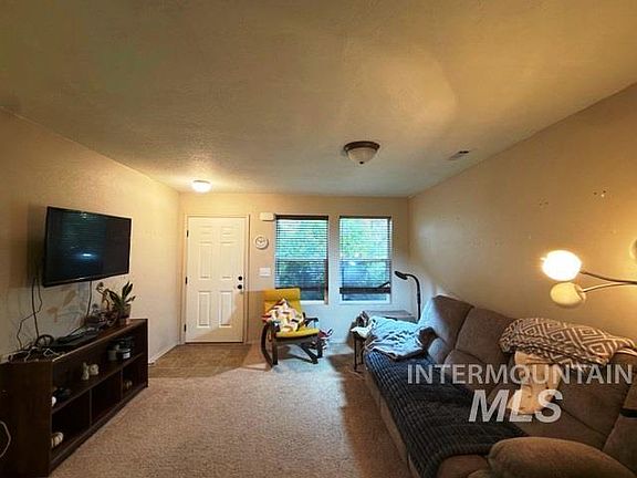 3rd image of 16185 Sunnyfield Ave