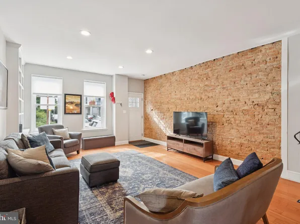 157 W Salaignac St, Philadelphia, PA 19128