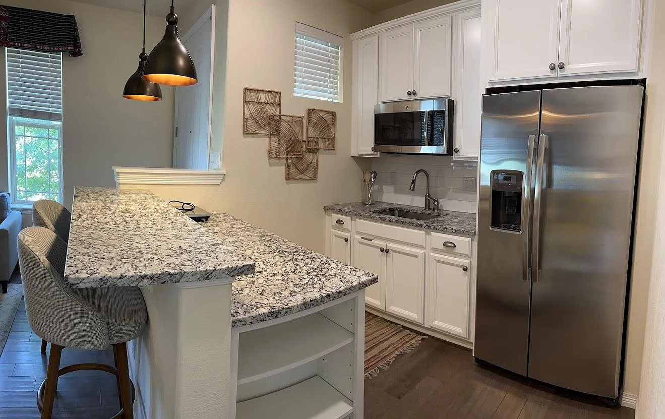1 bed, 650 sqft, $1,500 — Photo 4