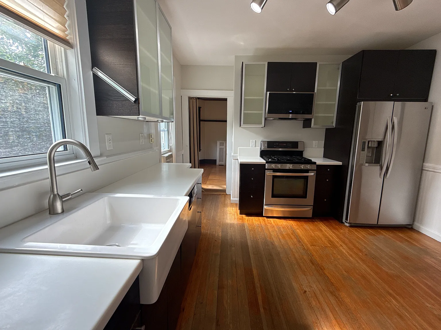 3 bed, 1169 sqft, $4,200 — Photo 2