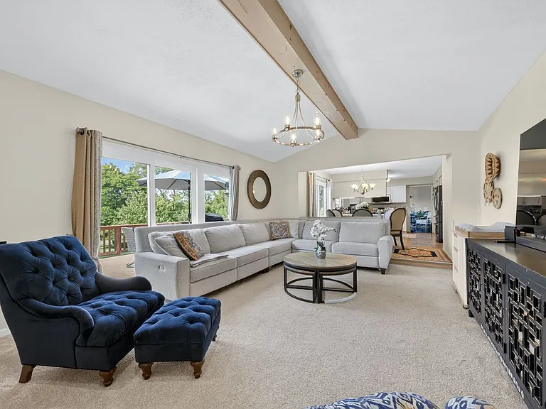 30118 Kingsway Dr — Photo 4