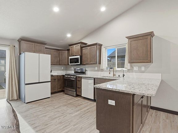 5th image of 6108 Judd Ave